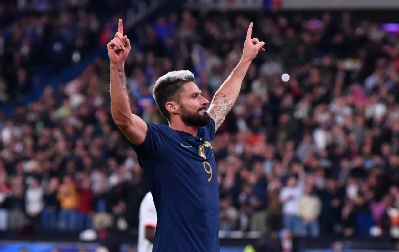 Après avoir battu le record historique d’Henry, la FA française rend hommage à Olivier Giroud