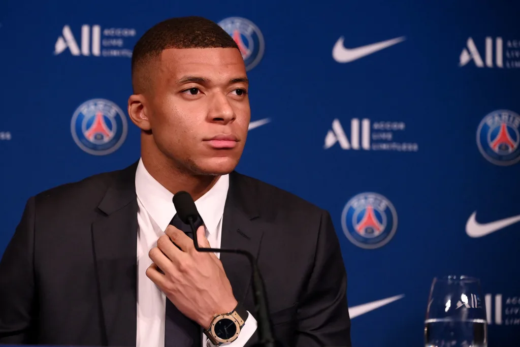 Mbappe réagit aux commentaires du président français de la FA concernant sa réticence à représenter l’équipe de France